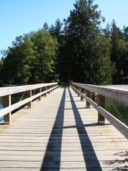 Cabins And Campground At Cultus Lake Park 호텔 칠리왝 외부 사진