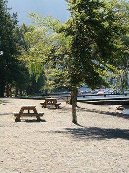 Cabins And Campground At Cultus Lake Park 호텔 칠리왝 외부 사진